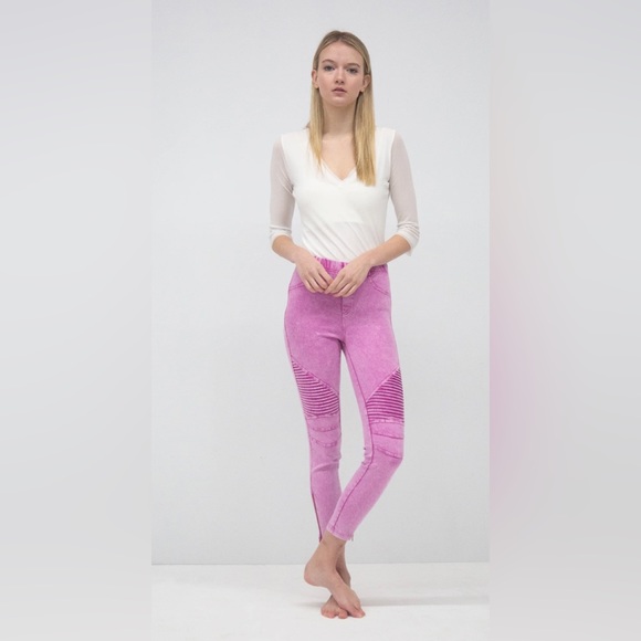 Barbie Pink Mineral Washed Moto Leggings with Ankle Zipper Beulah NWT - Picture 9 of 15